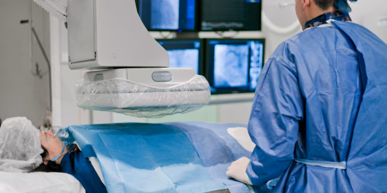 Patient während einer Herzuntersuchung